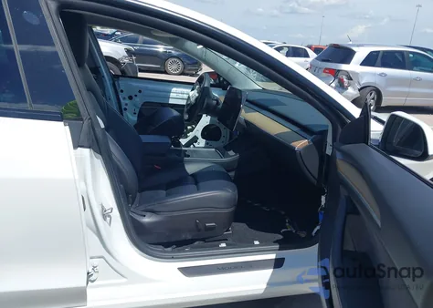 2021 Tesla Model 3 Long Range Dual Motor All-Wheel Drive z USA, uszkodzony, nr VIN 5YJ3E1EB4MF983397